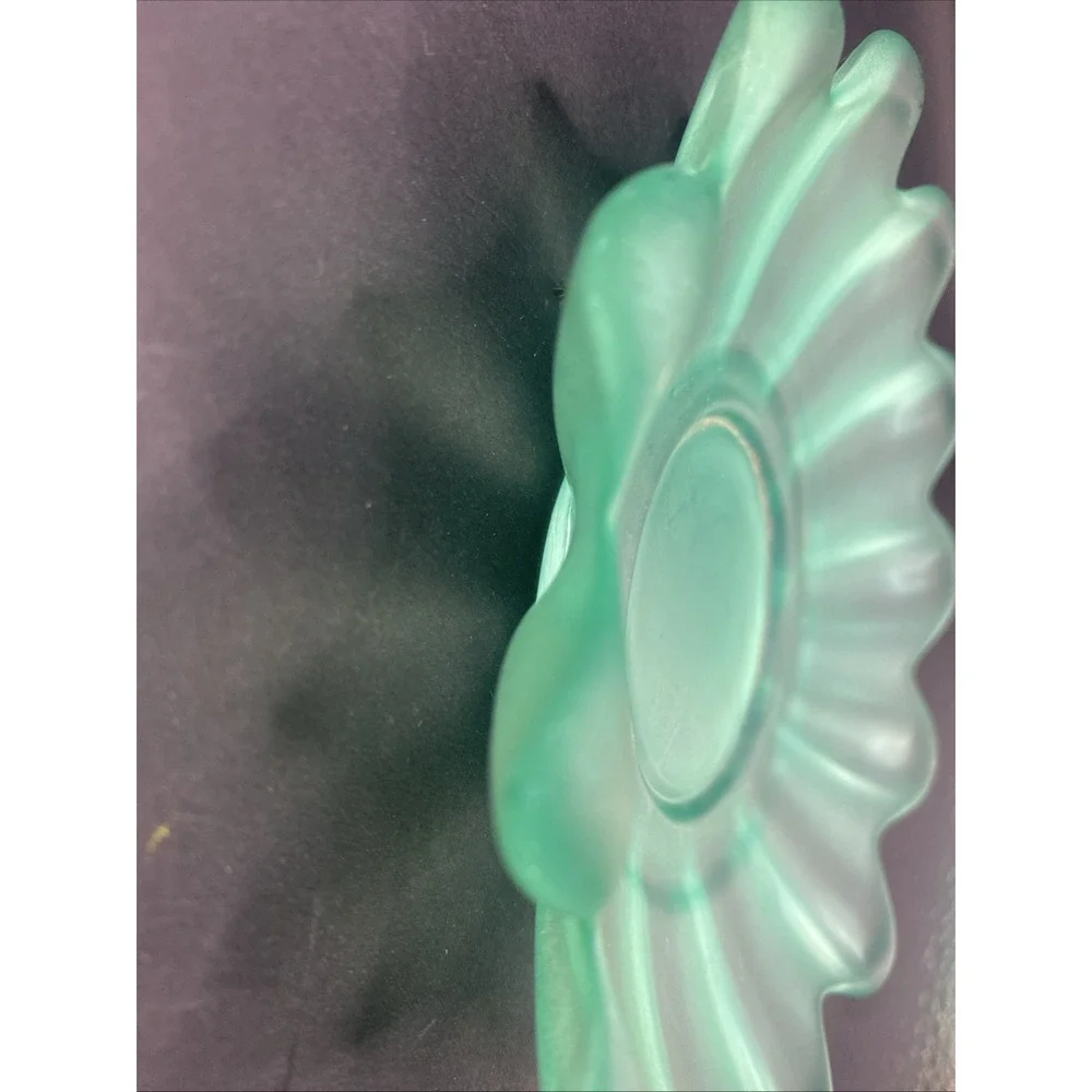 VTG Frosted Satin Green Scalloped Petal - Dish/Candle Holder 5.5